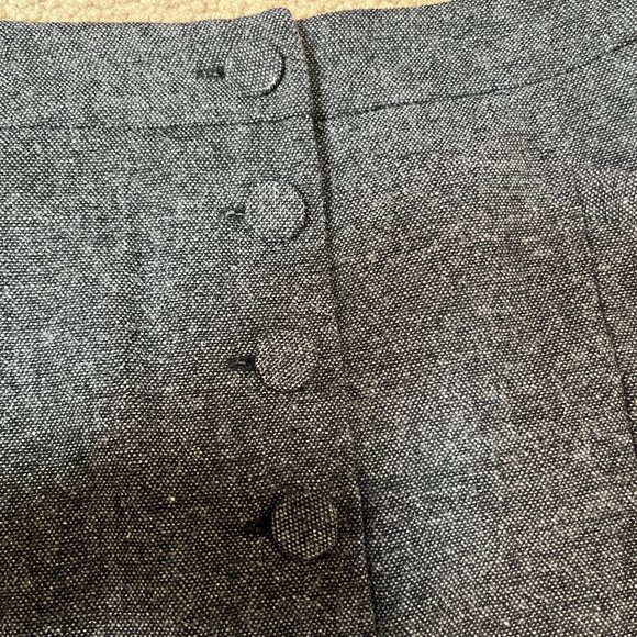 H&M Gray Button-Front A-Line Skirt | Above-the-Knee w/ Pockets | Size 6 - Picture 3 of 6